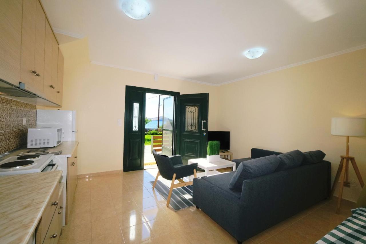 Captains View Apartments Plati  Exterior photo